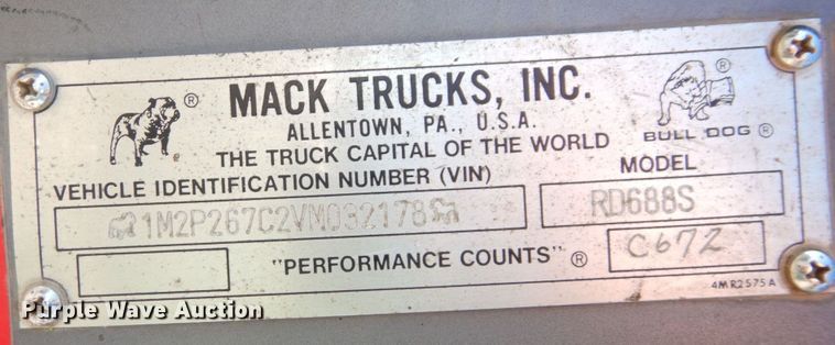 image for item DS1456 1997 Mack RD688S  dump truck