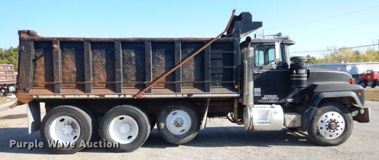 image for item DS1457 1997 Mack RD688S  dump truck