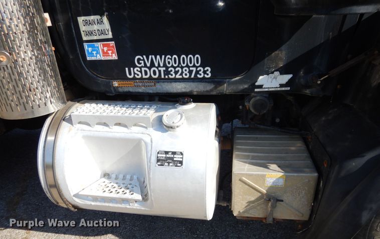 image for item DS1457 1997 Mack RD688S  dump truck