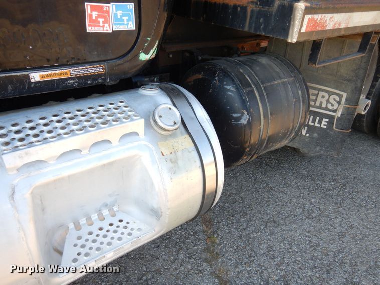 image for item DS1457 1997 Mack RD688S  dump truck