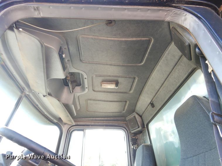 image for item DS1457 1997 Mack RD688S  dump truck