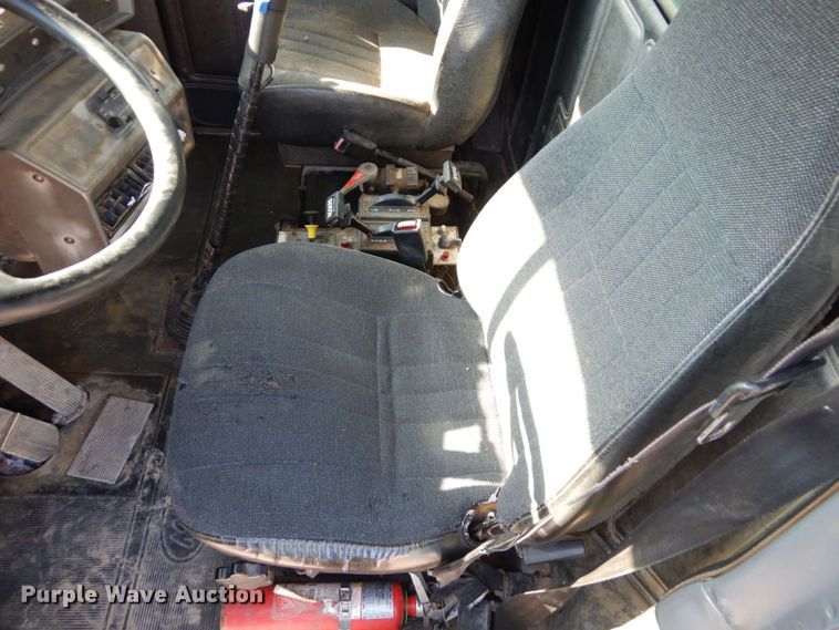 image for item DS1457 1997 Mack RD688S  dump truck