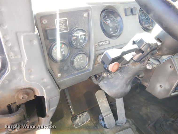 image for item DS1457 1997 Mack RD688S  dump truck