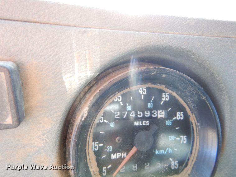 image for item DS1457 1997 Mack RD688S  dump truck