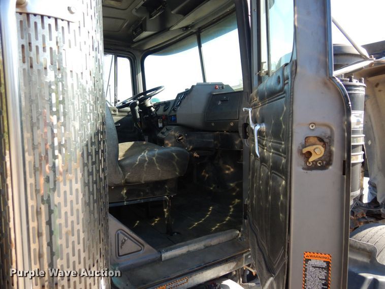 image for item DS1457 1997 Mack RD688S  dump truck