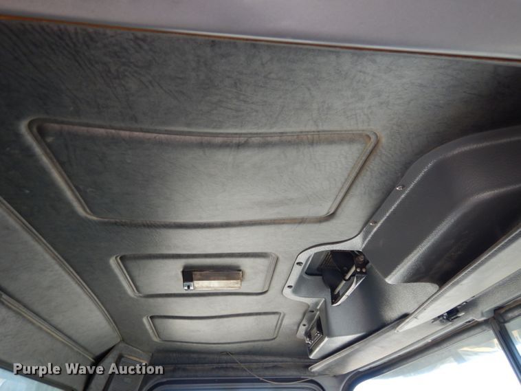 image for item DS1457 1997 Mack RD688S  dump truck