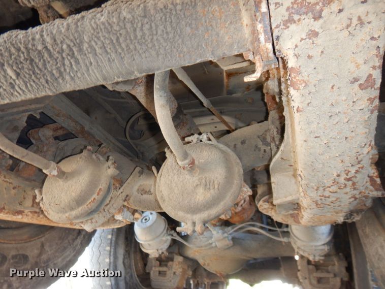 image for item DS1457 1997 Mack RD688S  dump truck