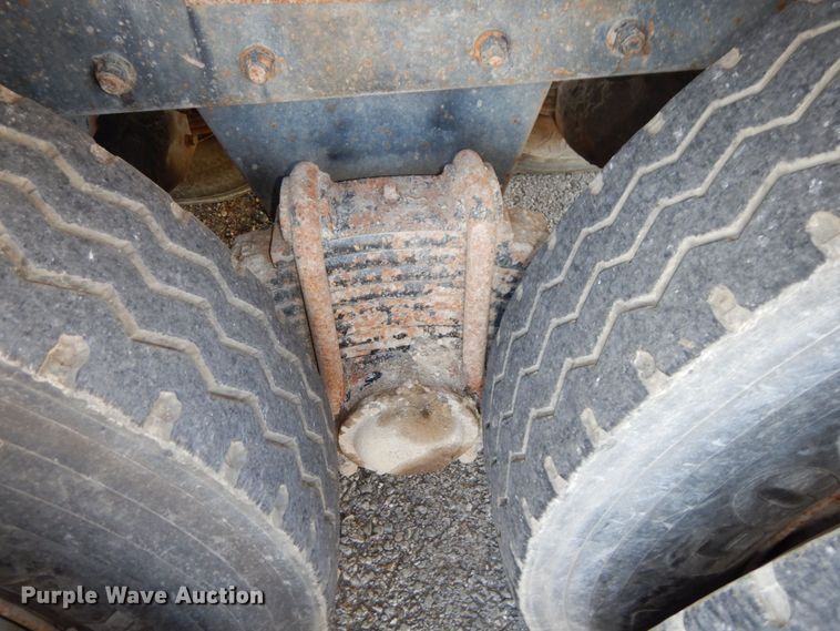 image for item DS1457 1997 Mack RD688S  dump truck