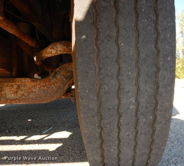 image for item DS1457 1997 Mack RD688S  dump truck