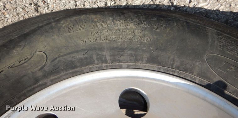 image for item DS1457 1997 Mack RD688S  dump truck