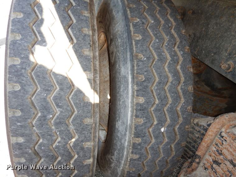 image for item DS1457 1997 Mack RD688S  dump truck