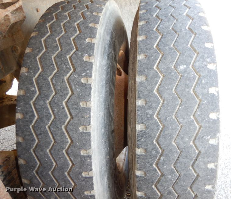 image for item DS1457 1997 Mack RD688S  dump truck