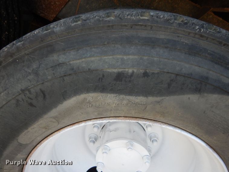 image for item DS1457 1997 Mack RD688S  dump truck