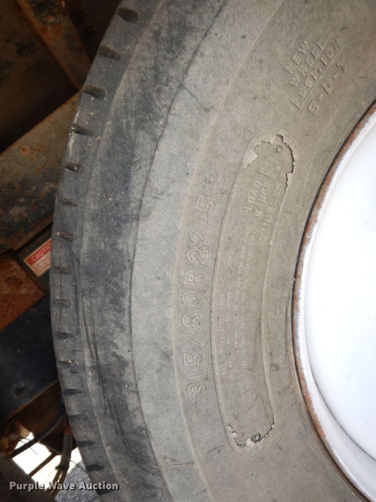 image for item DS1457 1997 Mack RD688S  dump truck