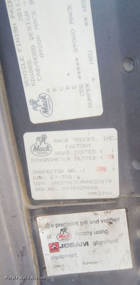 image for item DS1457 1997 Mack RD688S  dump truck