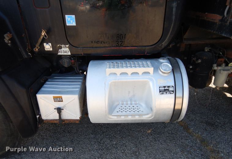 image for item DS1458 1997 Mack RD688S  dump truck