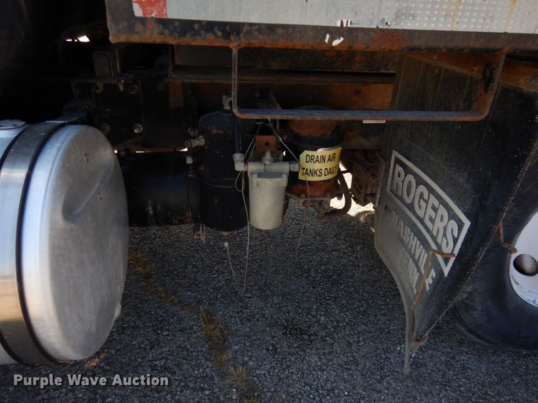 image for item DS1458 1997 Mack RD688S  dump truck