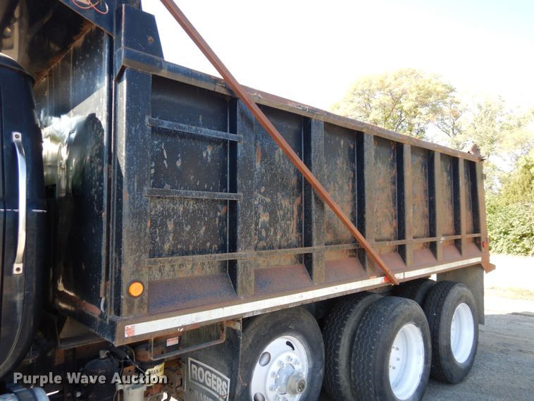 image for item DS1458 1997 Mack RD688S  dump truck