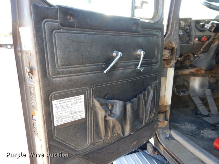 image for item DS1458 1997 Mack RD688S  dump truck