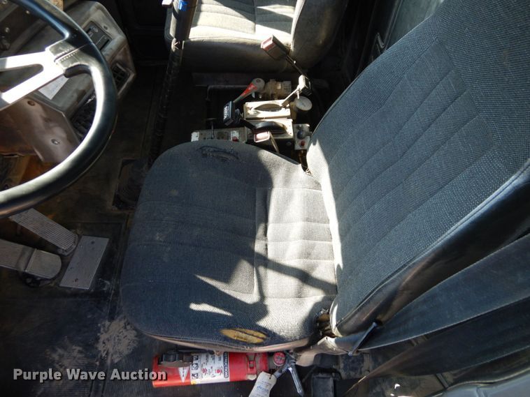 image for item DS1458 1997 Mack RD688S  dump truck