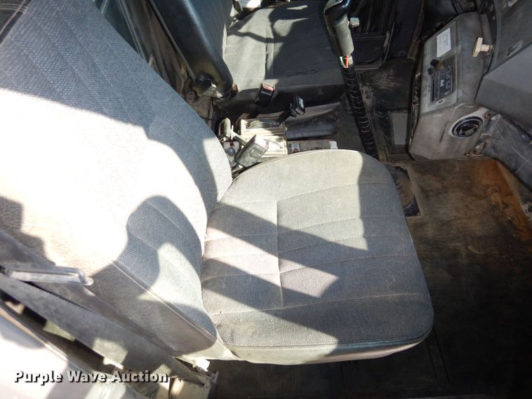 image for item DS1458 1997 Mack RD688S  dump truck