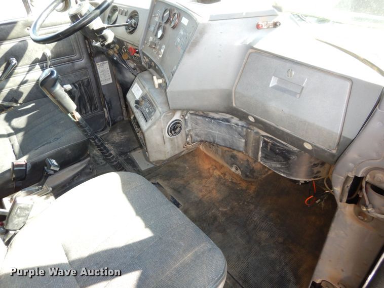 image for item DS1458 1997 Mack RD688S  dump truck