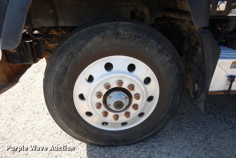 image for item DS1458 1997 Mack RD688S  dump truck