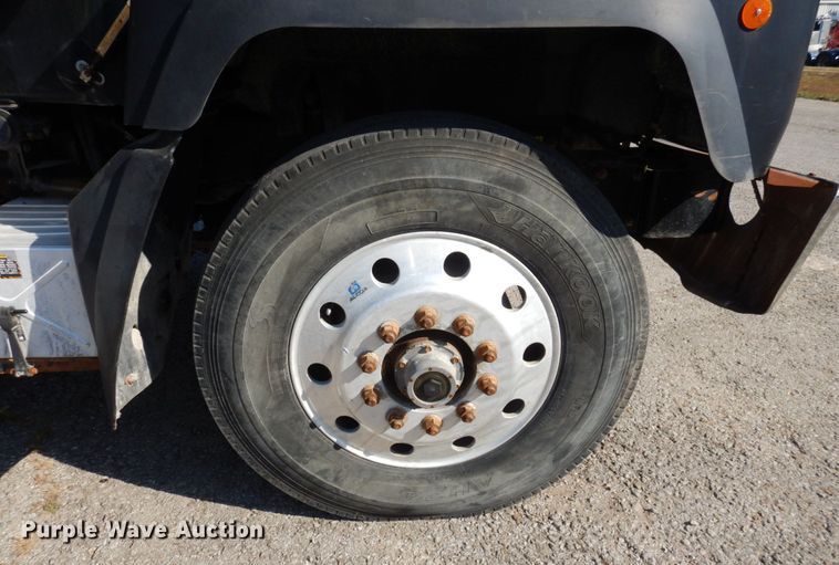 image for item DS1458 1997 Mack RD688S  dump truck