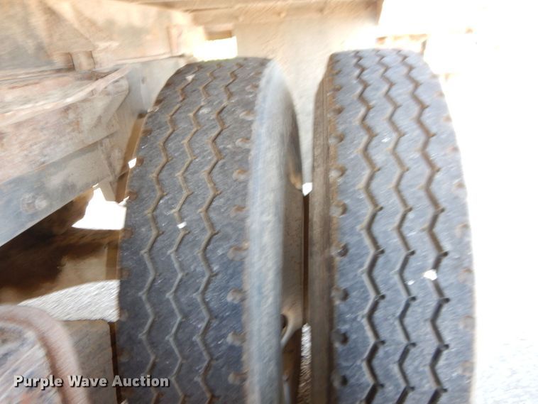 image for item DS1458 1997 Mack RD688S  dump truck