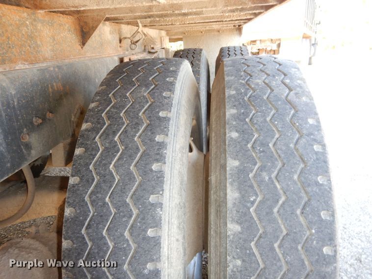 image for item DS1458 1997 Mack RD688S  dump truck