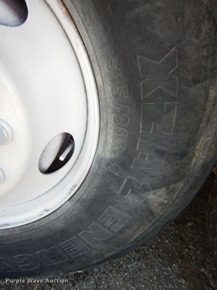 image for item DS1458 1997 Mack RD688S  dump truck