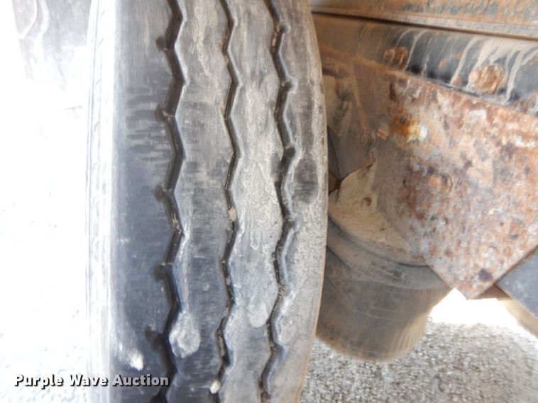 image for item DS1458 1997 Mack RD688S  dump truck