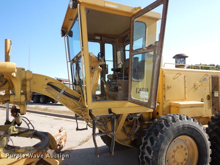 image for item DS1459 1993 Caterpillar 140G  motor grader
