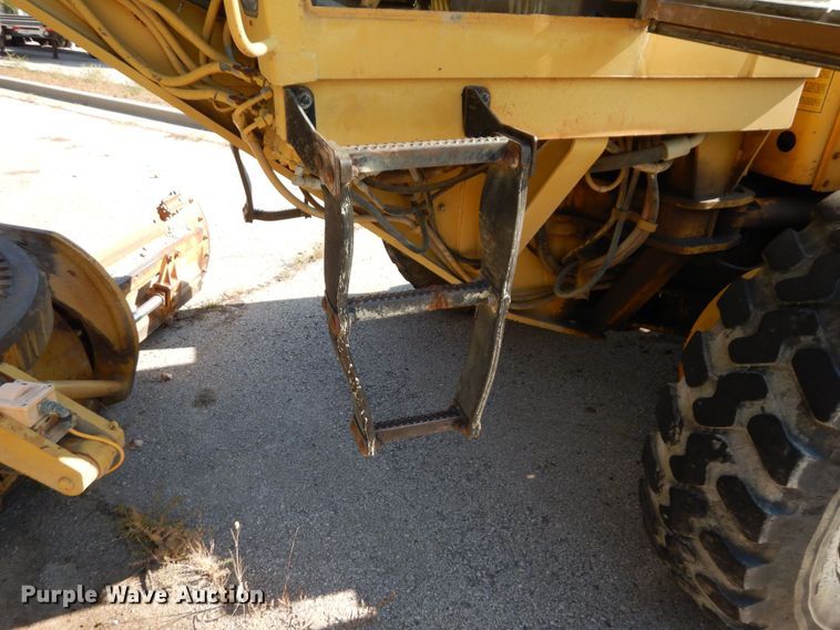 image for item DS1459 1993 Caterpillar 140G  motor grader