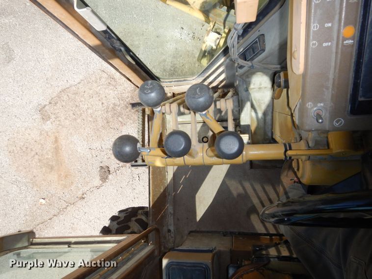 image for item DS1459 1993 Caterpillar 140G  motor grader