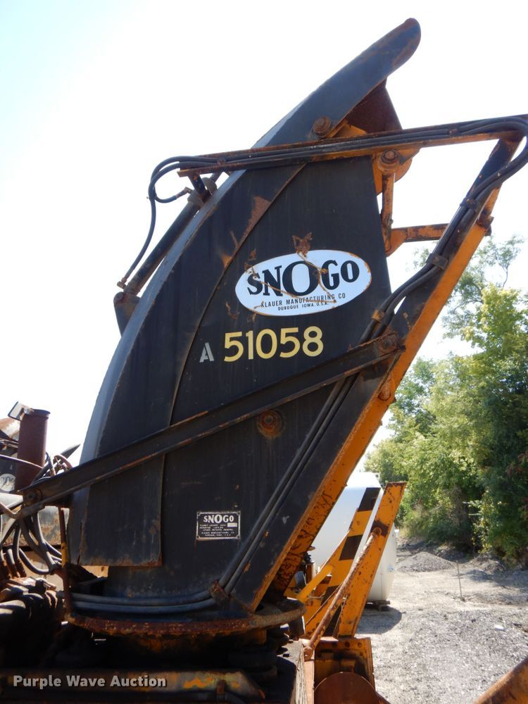 image for item DS8217 Klauer SnoGo MP3D  snow blower