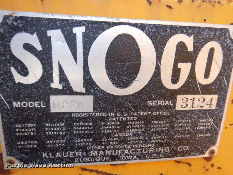 image for item DS8217 Klauer SnoGo MP3D  snow blower