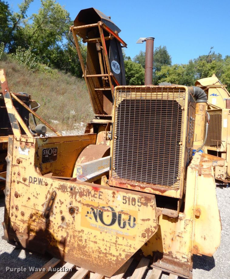 image for item DS8218 Klauer SnoGo MP3D  snow blower