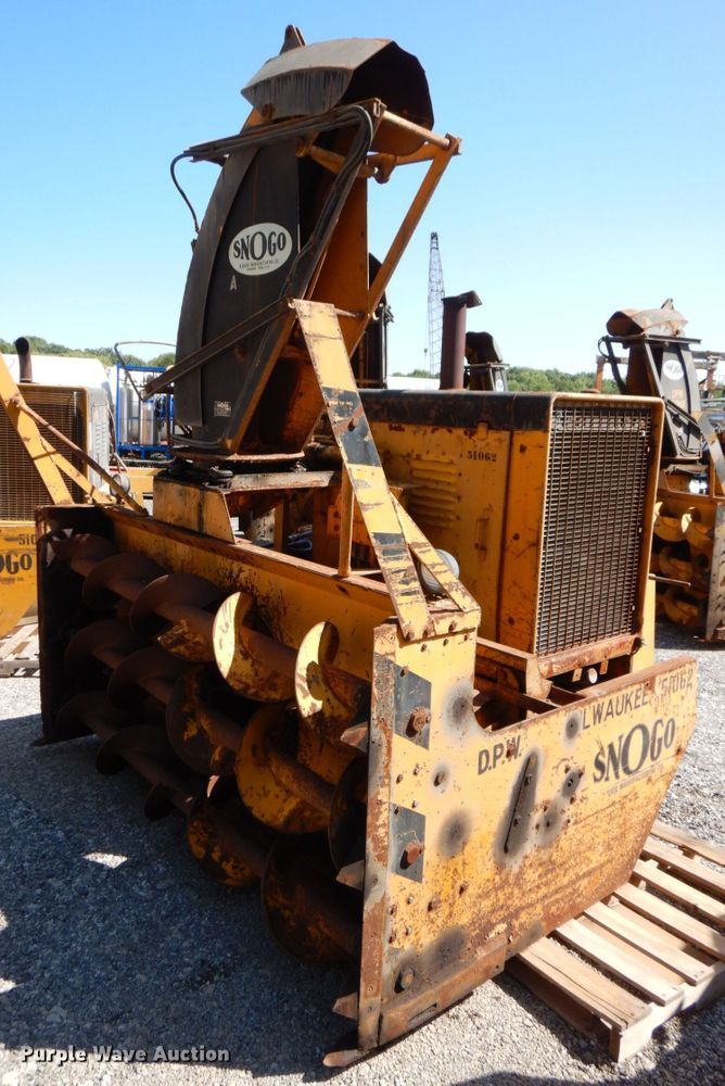 image for item DS8220 Klauer SnoGo MP3D  snow blower