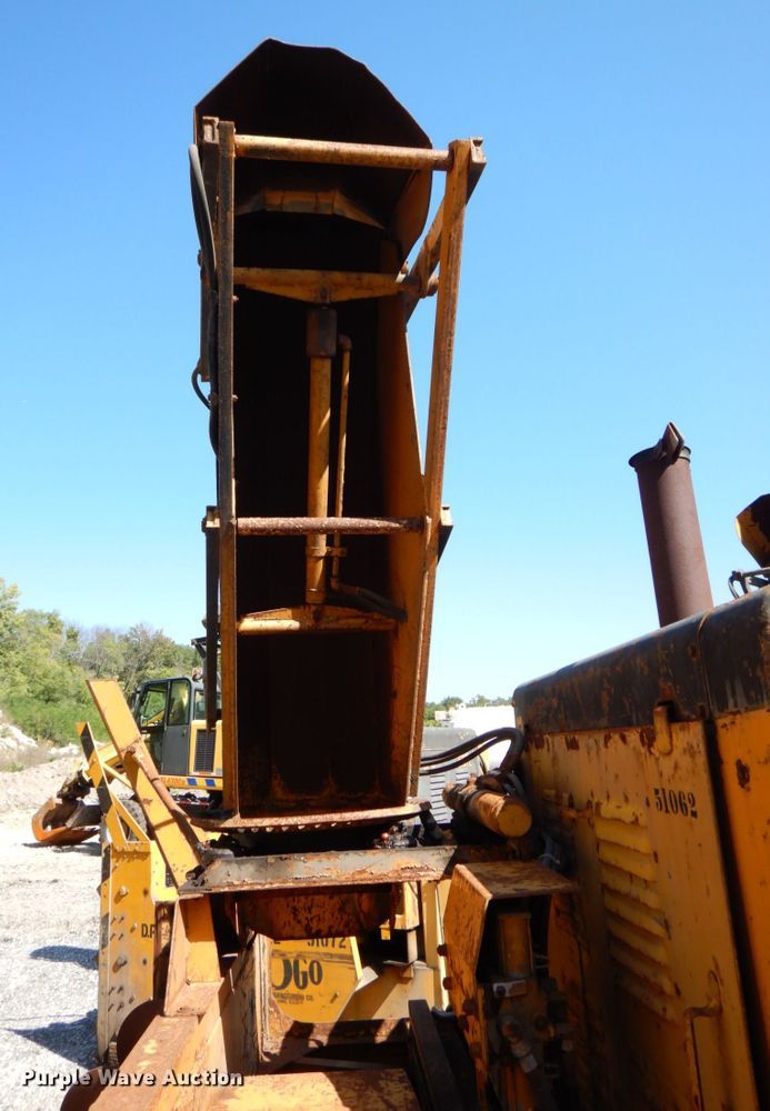 image for item DS8220 Klauer SnoGo MP3D  snow blower