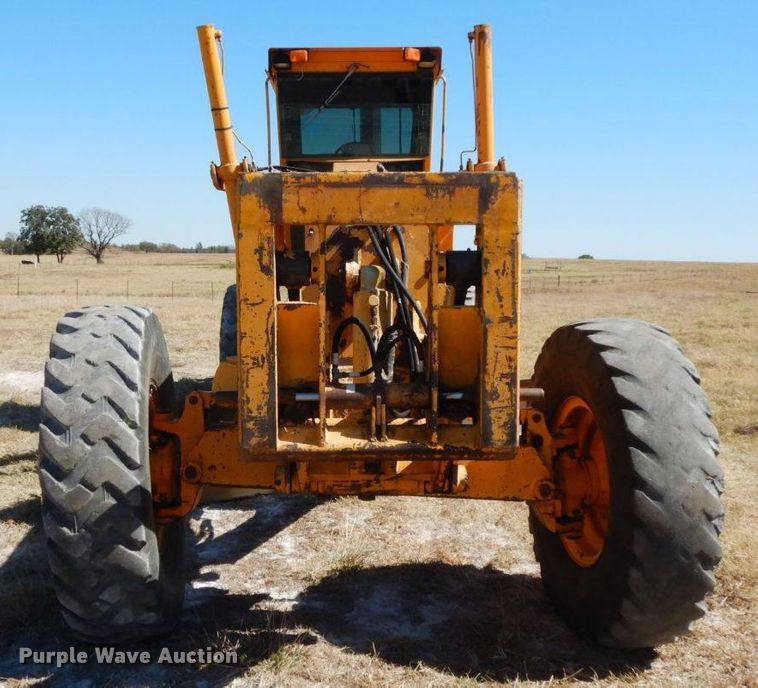 image for item HF9389 1988 John Deere 770BH  motor grader