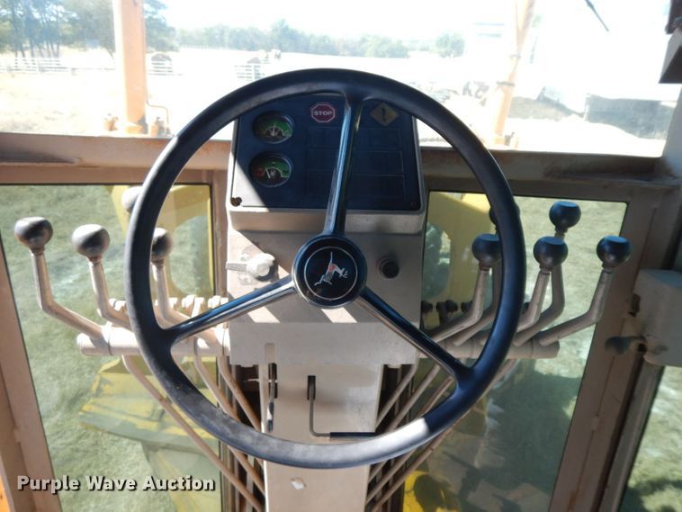 image for item HF9389 1988 John Deere 770BH  motor grader