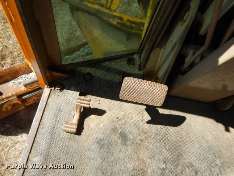 image for item HF9389 1988 John Deere 770BH  motor grader