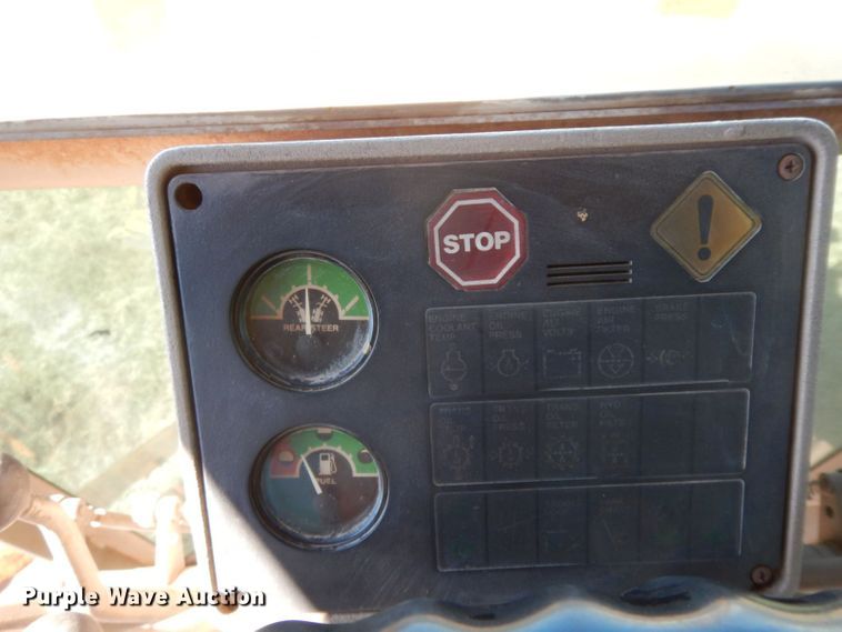 image for item HF9389 1988 John Deere 770BH  motor grader