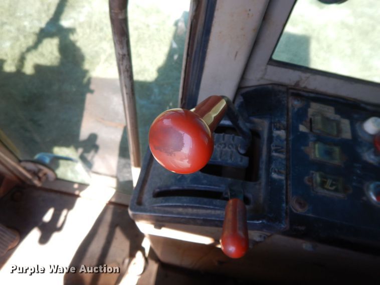 image for item HF9389 1988 John Deere 770BH  motor grader