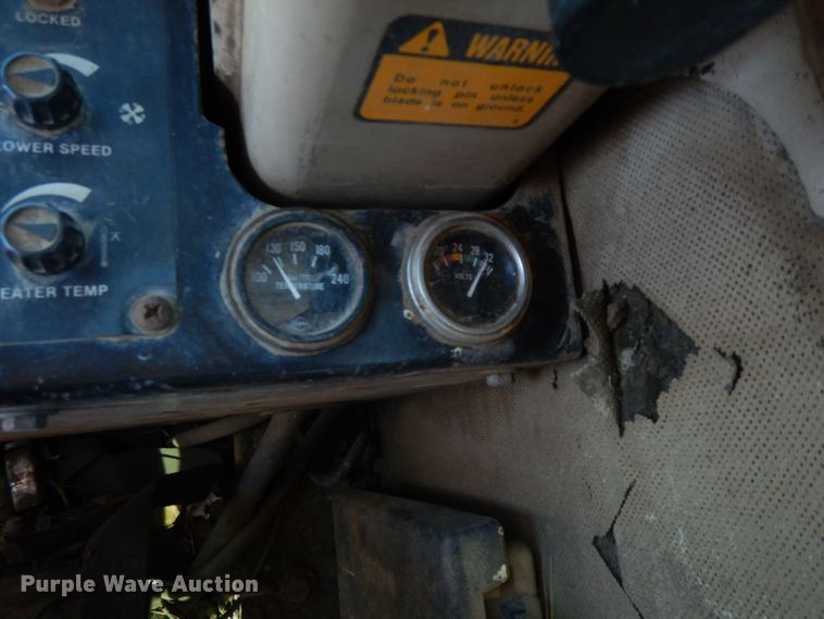 image for item HF9389 1988 John Deere 770BH  motor grader