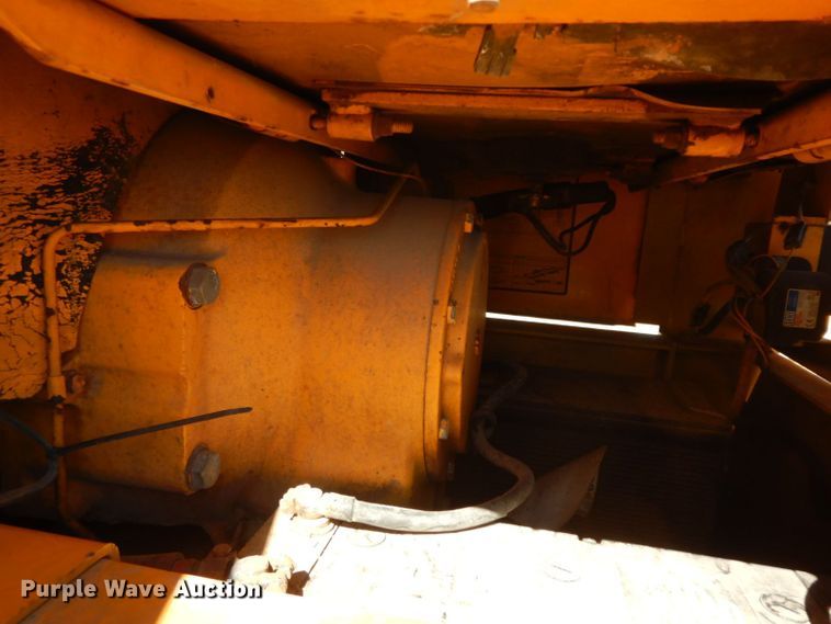 image for item HF9389 1988 John Deere 770BH  motor grader