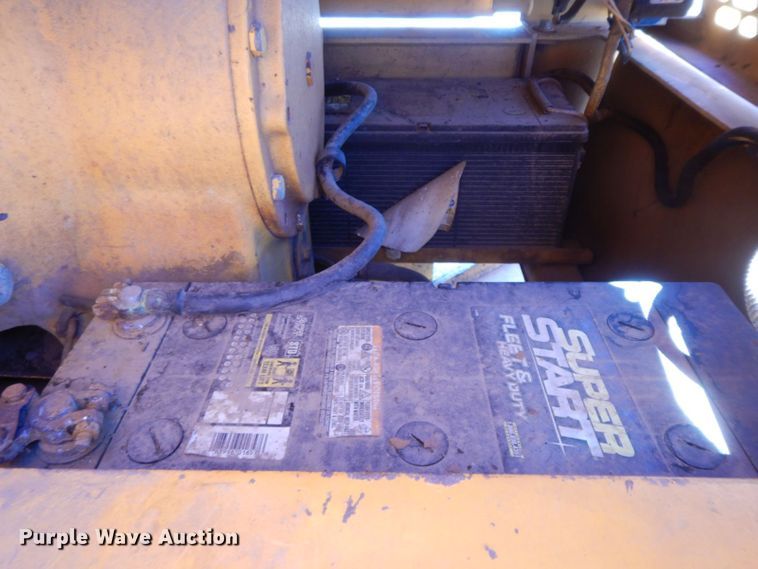 image for item HF9389 1988 John Deere 770BH  motor grader