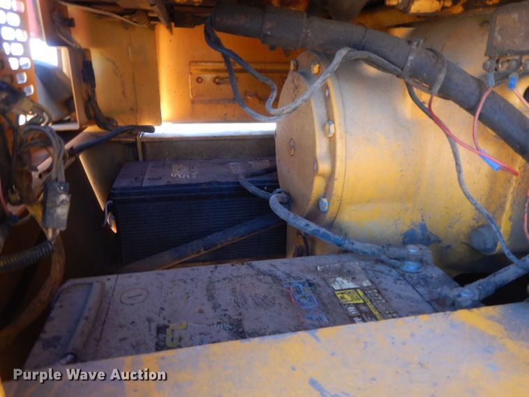 image for item HF9389 1988 John Deere 770BH  motor grader