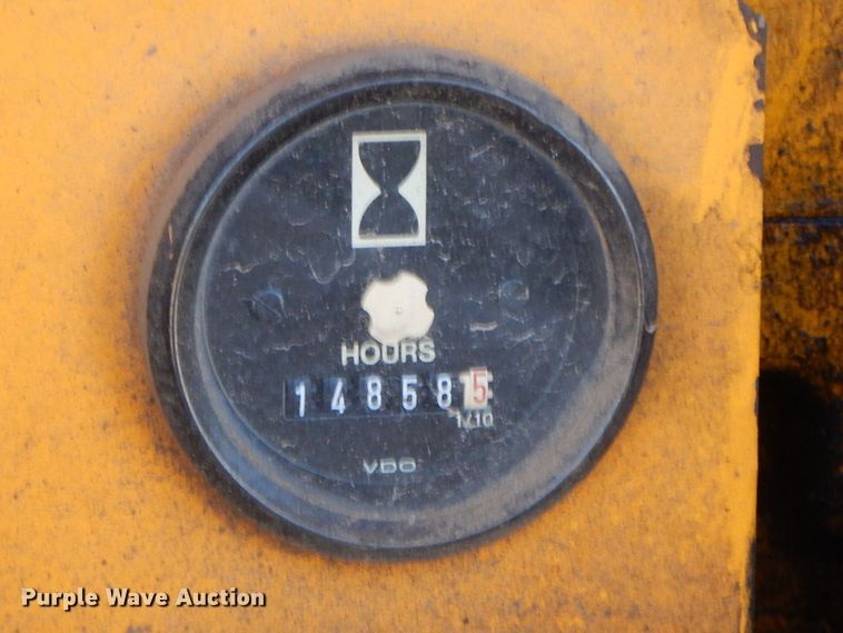 image for item HF9389 1988 John Deere 770BH  motor grader